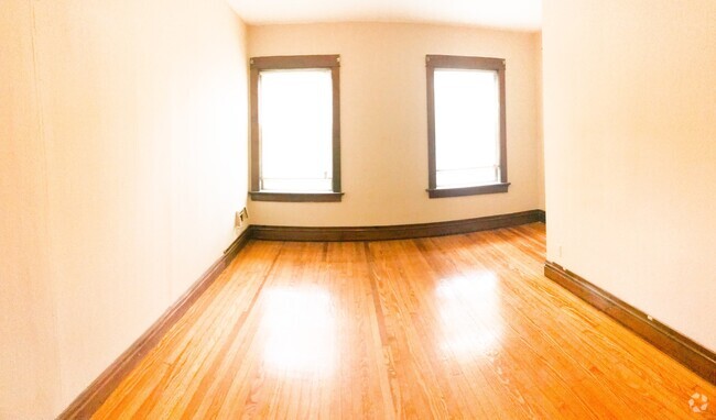 Building Photo - Newly Renovated 2 bed/1 bath! Ask About Ou... Rental