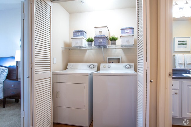 1BR, 1BA-847 SF