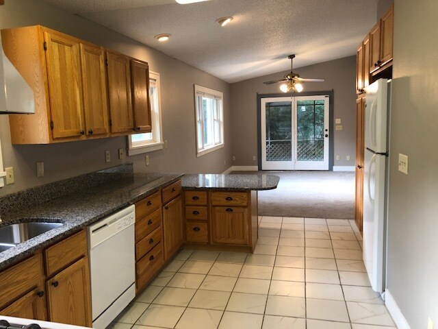 Photo - 121 Highland Dr