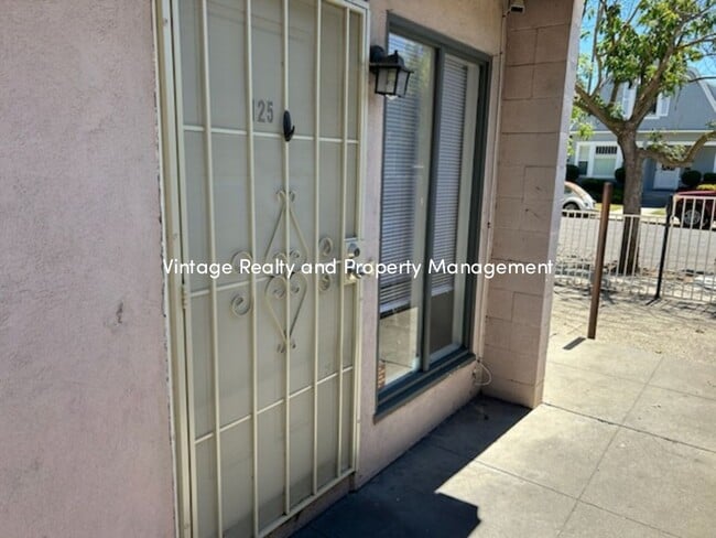 Photo - This Updated 2 Bedroom Duplex Is Ready to ...