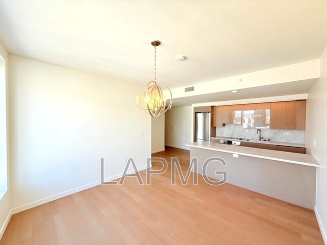 Photo - 1050 S Grand Ave