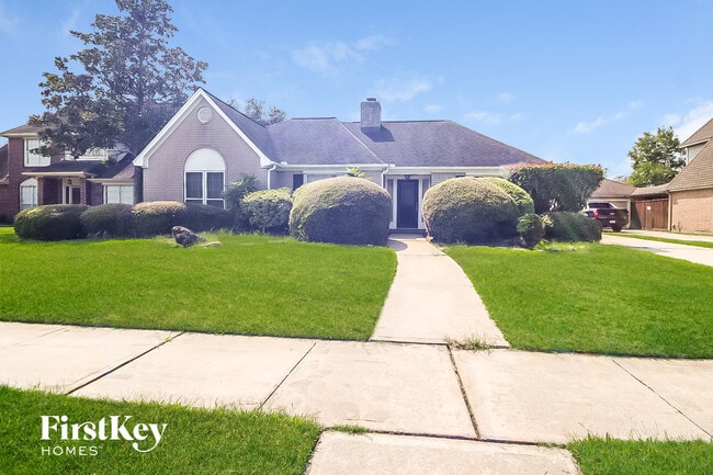 Building Photo - 2303 Prestwick Dr