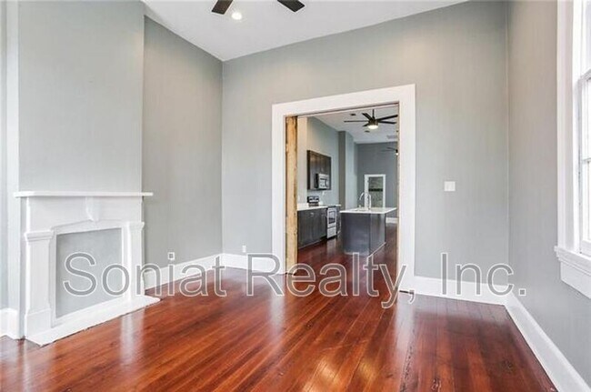 Photo - 2503 Burgundy St