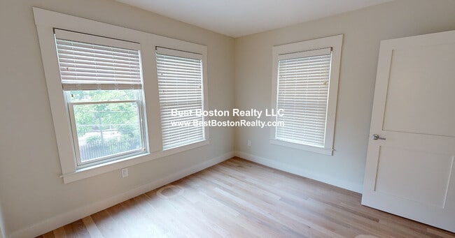 Photo - 208-210 Banks St. Unit 2 Unidad 2