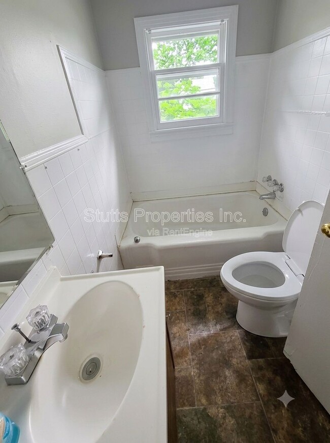 401 W 1st St Unidad A