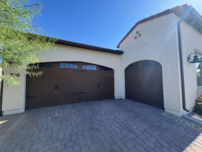 Photo - 120 E Iloca Ln