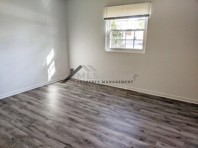 Photo - 1302 Marne Ave