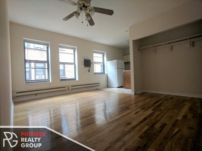 Building Photo - 811 W Cornelia Ave Unit #817-203 Rental