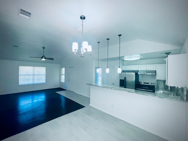 Photo - 2719 Exline St