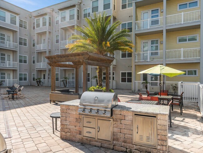 Photo - Lake Lofts at Deerwood
