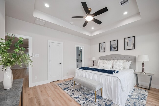 Photo - 3544 Mt Pleasant St