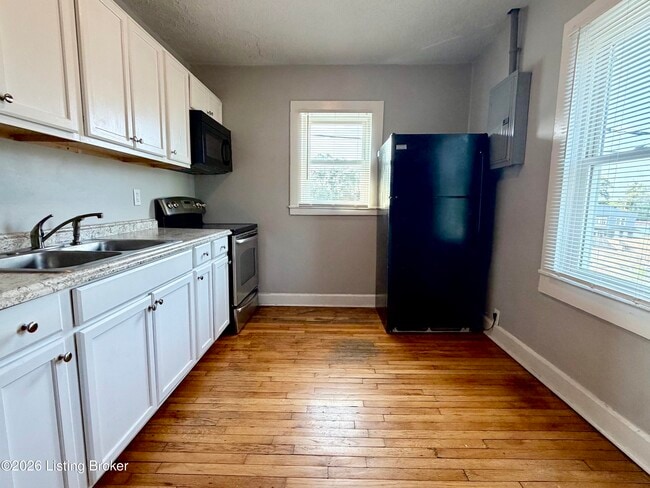 Photo - 121 E 14th St Unidad 4