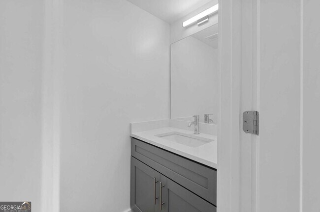 Photo - 237 Howard St NE Unit 5