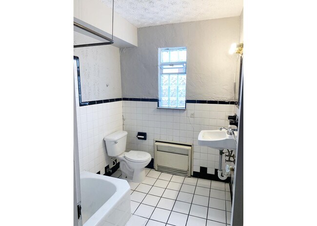 Photo - 596 Lowell Ave Unidad 596-09