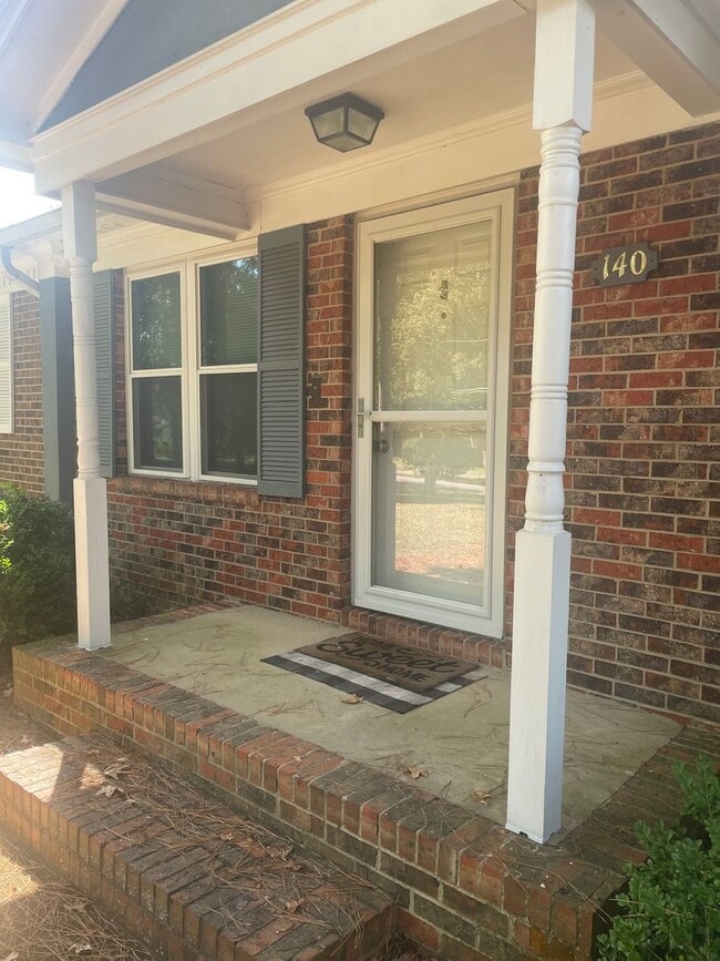 Building Photo - 2/2 LOCATED NEAR GOVENORS SQUARE MALL Rental