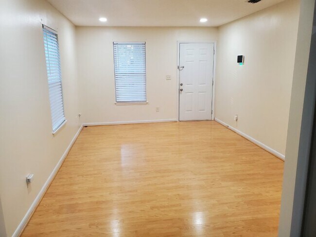 Photo - 233 Beechwood Ave