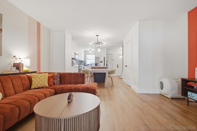 Photo - 2359 W 74th St
