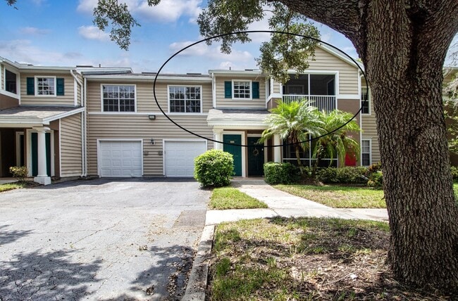 2 Bedroom Condo W/ Garage in Lakewood Ranch