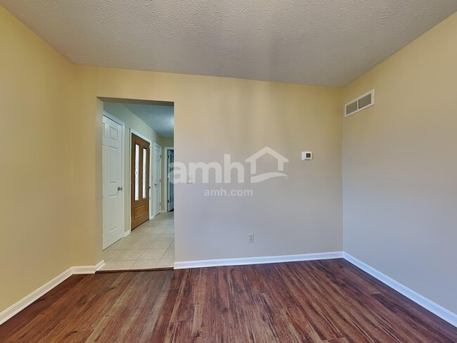 Photo - 1813 Bell Tower Cir