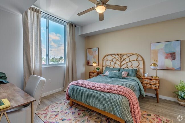 2BR, 2BA - 915SF - Bedroom