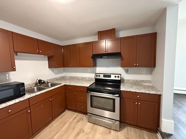 Photo - 555-565 N Kent St Unit 202