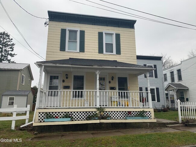 Building Photo - 9 James St Unit apt 2