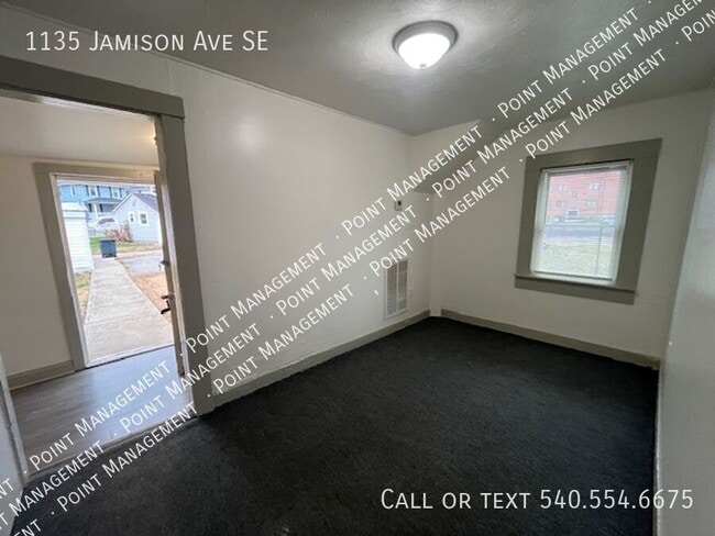 Photo - 1135 Jamison Ave SE