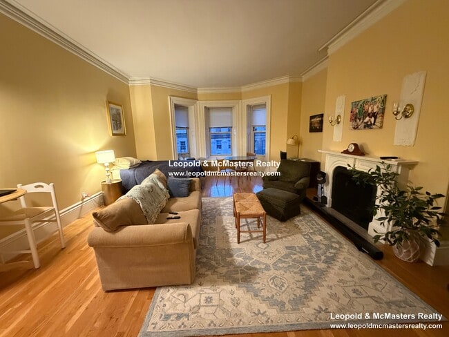 Building Photo - 169 Beacon St Unit 4F