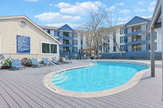 Building Photo - 2501 Wickersham Ln Unit 2332