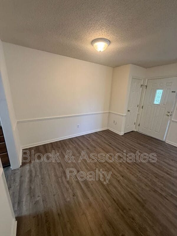 Photo - 515 Holly St