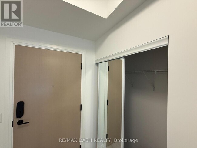 Photo - 280 Dundas St W Unit 708