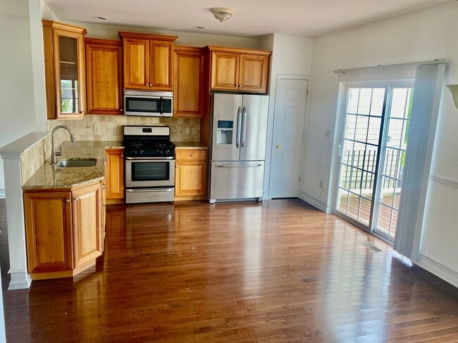Photo - 5494 Spring Ridge Dr W
