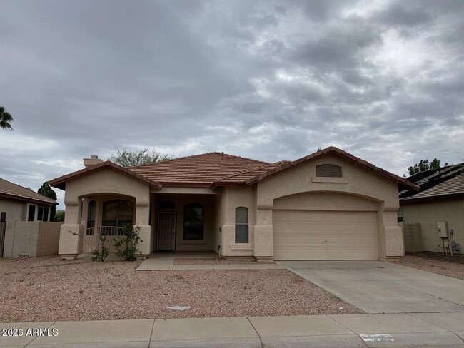 Building Photo - 3901 E San Pedro Ave