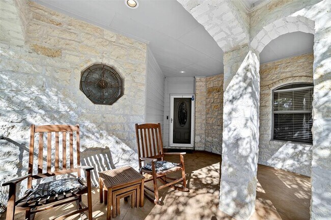 Photo - 116 Grey Fox Ln