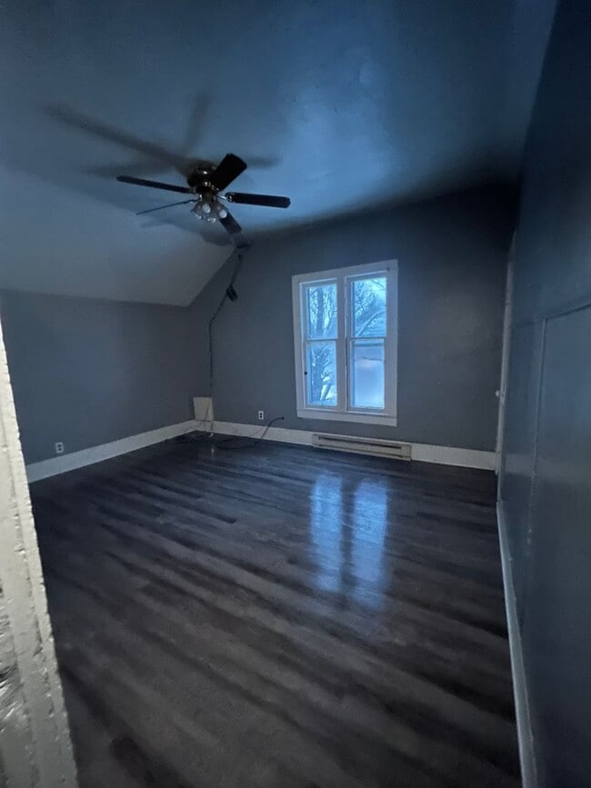 Building Photo - 611 W Marion St Unit 611 West Marion Street- 1