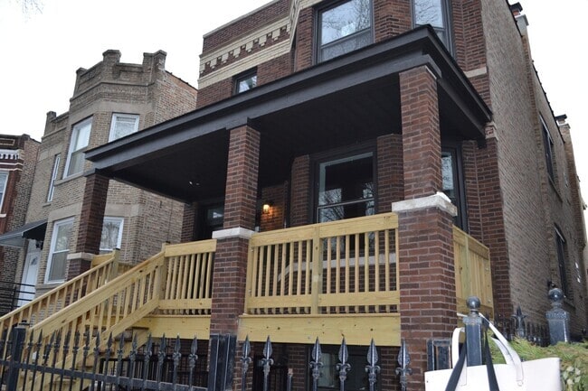 Building Photo - 4030 W Kamerling Ave Unit 2 Rental
