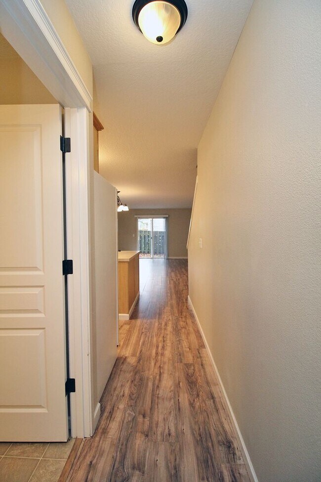 Photo - geisg01 Unit 2724