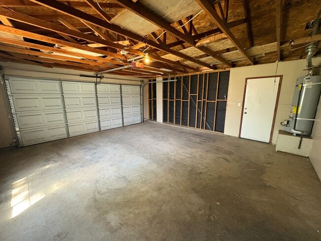 Photo - Gorgeous Tulare home for rent!
