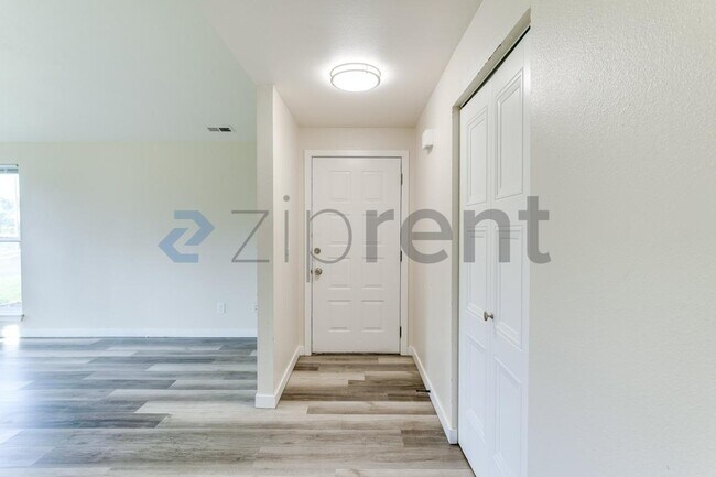 Photo - 3002 M Dr NE