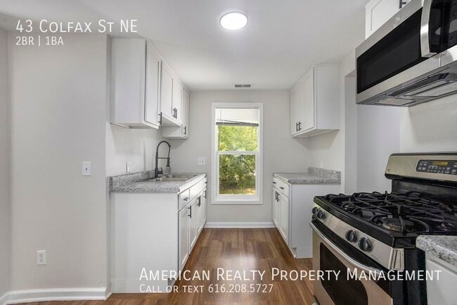 Photo - 43 Colfax St NE