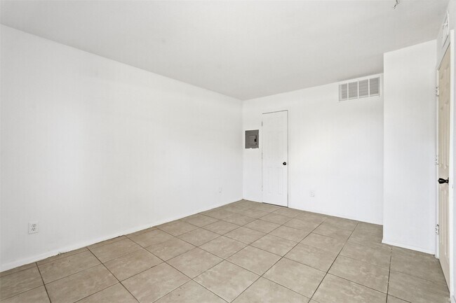 Photo - 10501 South Dr Unit 288