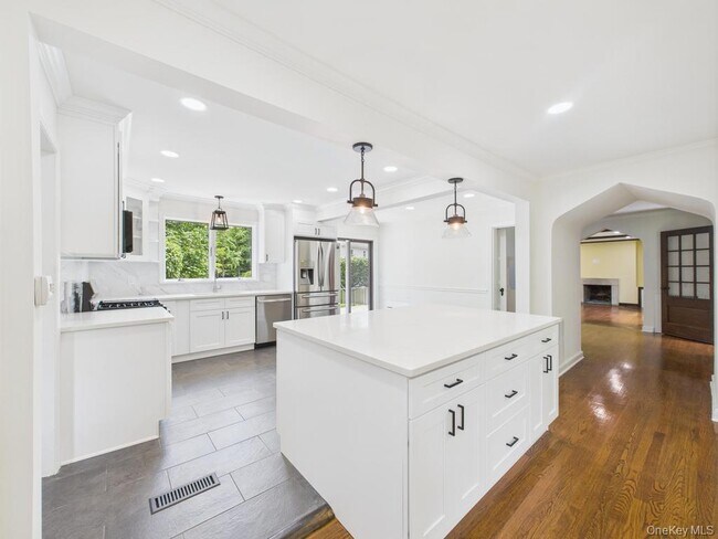 Photo - 75 Lord Kitchener Rd