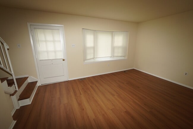 Photo - 691 Towne Center Dr