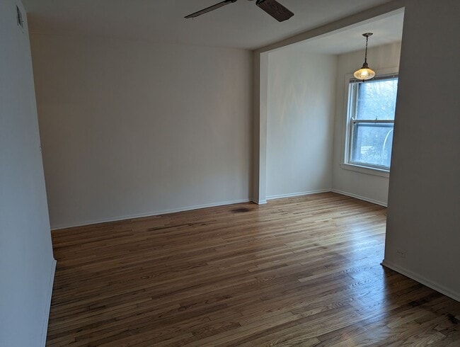 Photo - Updated Very Large 2 BR In Uptown Unidad 4750M-2S