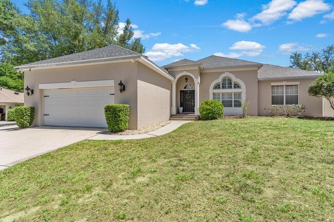 Building Photo - 3/2 w/ home office and 2 car garage