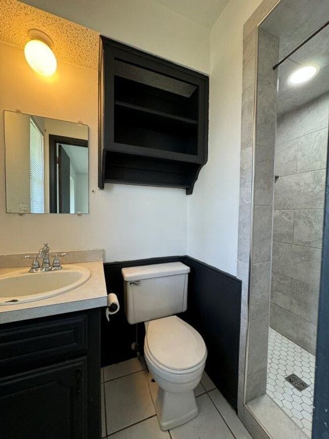 Photo - New paint, ready for move in, 3 bed 2 bath, 2 car in south OKC!