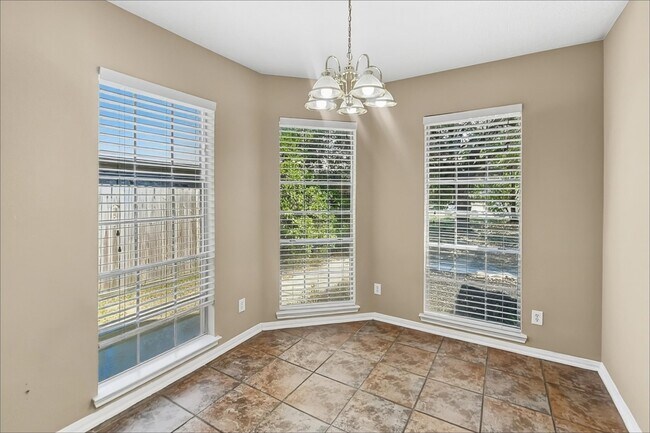 Photo - 710 Single Pine Ct