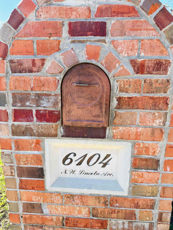 Building Photo - 6104 NW Lincoln Ave Rental