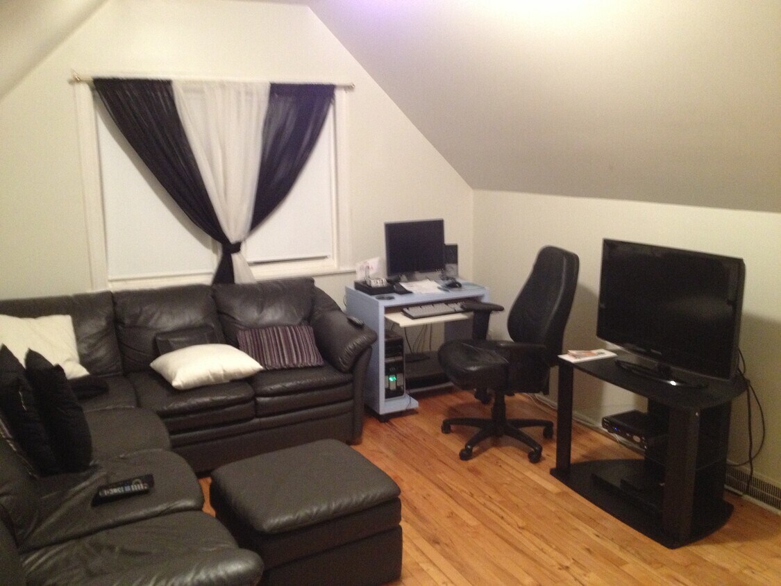 Photo - 2820 N Newcastle Ave (Chicago, IL)