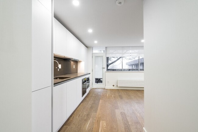 Building Photo - 457 Marlee Ave Unit 208